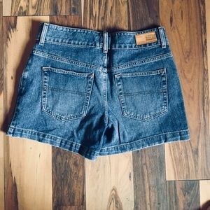 Vintage mid rise Tommy Hilfiger shorts